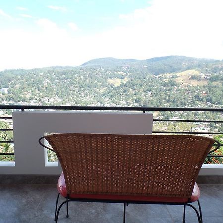 Kandyan Bluestar Villa Luaran gambar