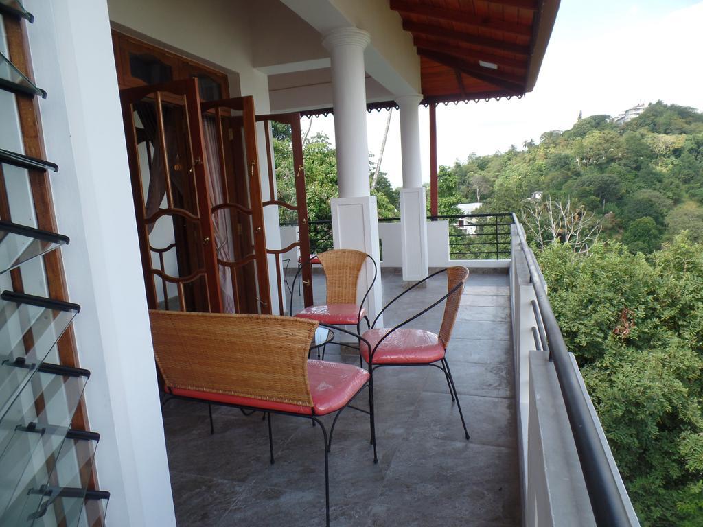 Kandyan Bluestar Villa Luaran gambar