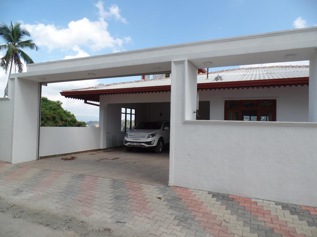 Kandyan Bluestar Villa Luaran gambar