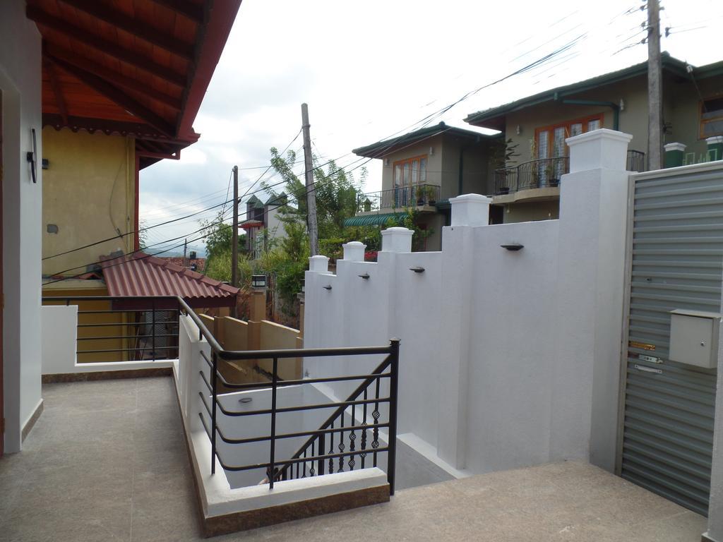 Kandyan Bluestar Villa Luaran gambar