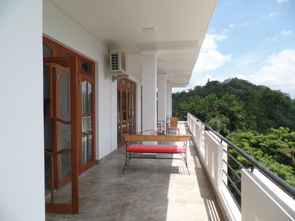 Kandyan Bluestar Villa Luaran gambar