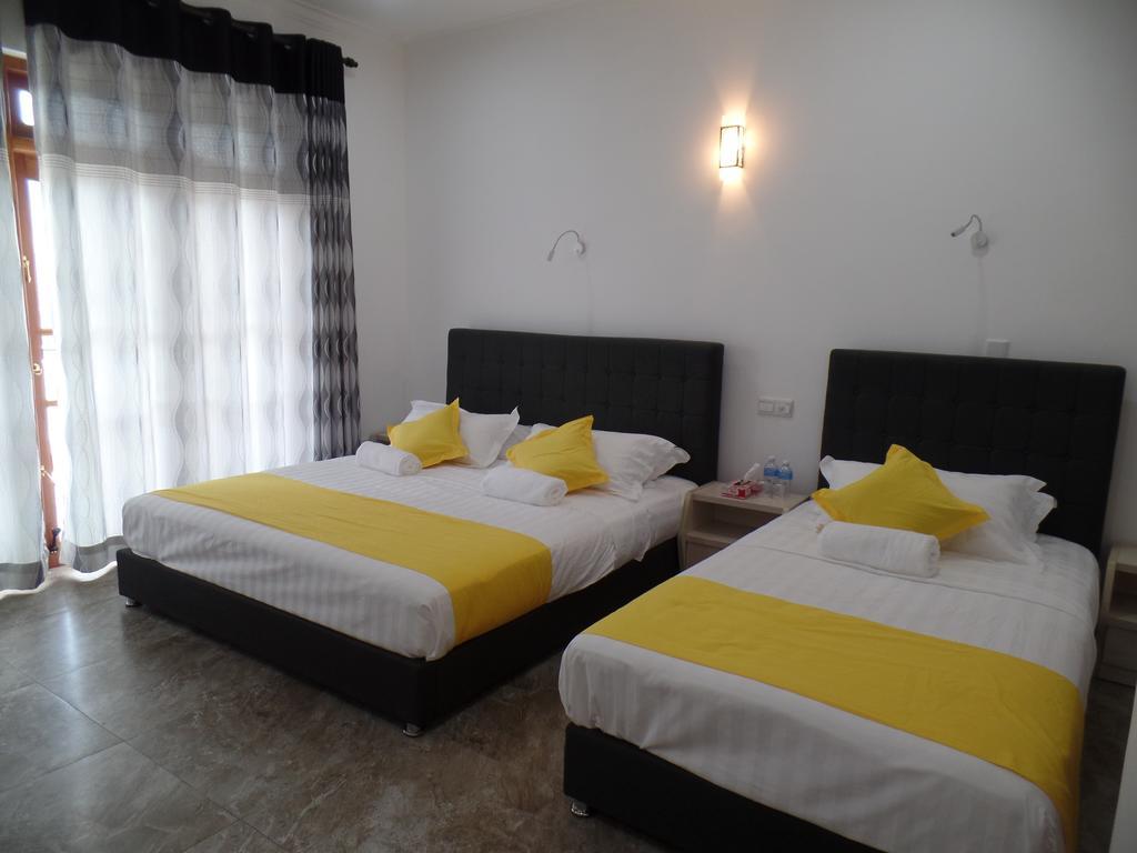 Kandyan Bluestar Villa Bilik gambar