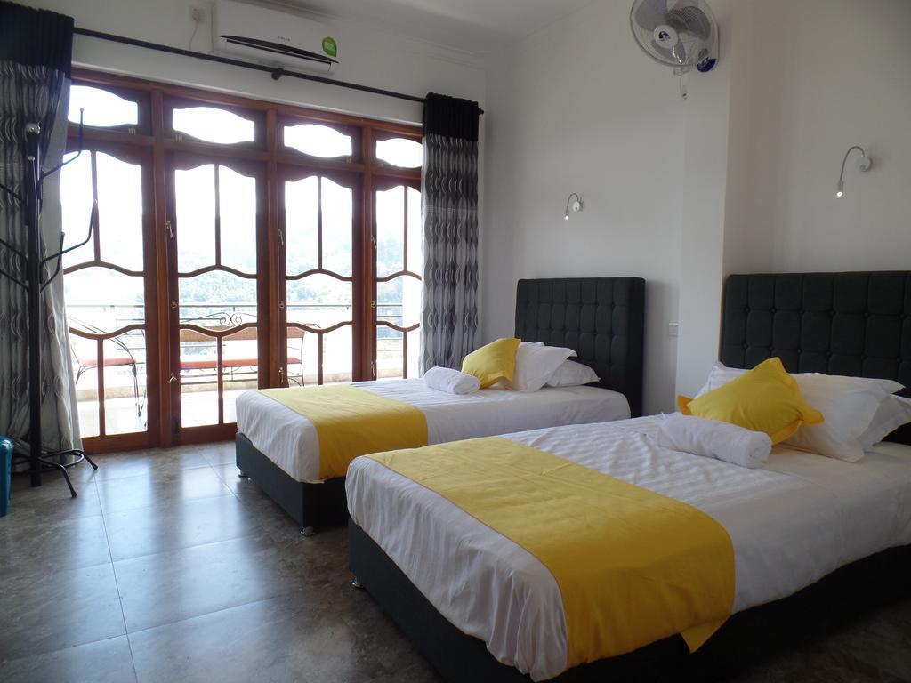 Kandyan Bluestar Villa Bilik gambar