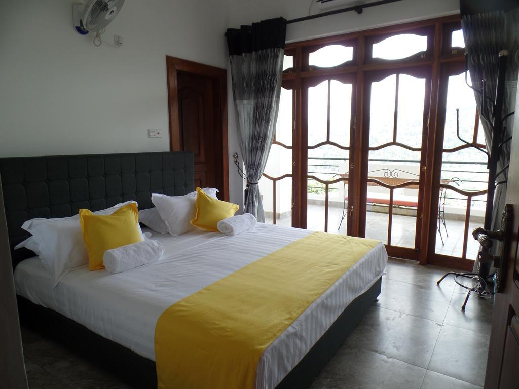 Kandyan Bluestar Villa Bilik gambar