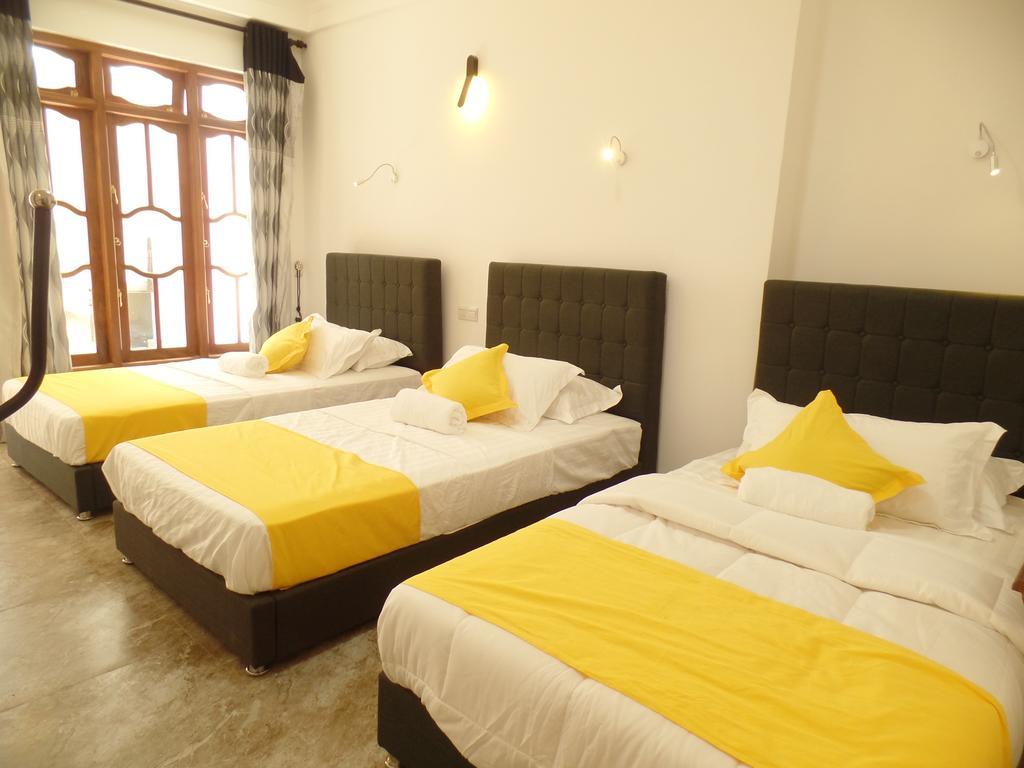Kandyan Bluestar Villa Bilik gambar