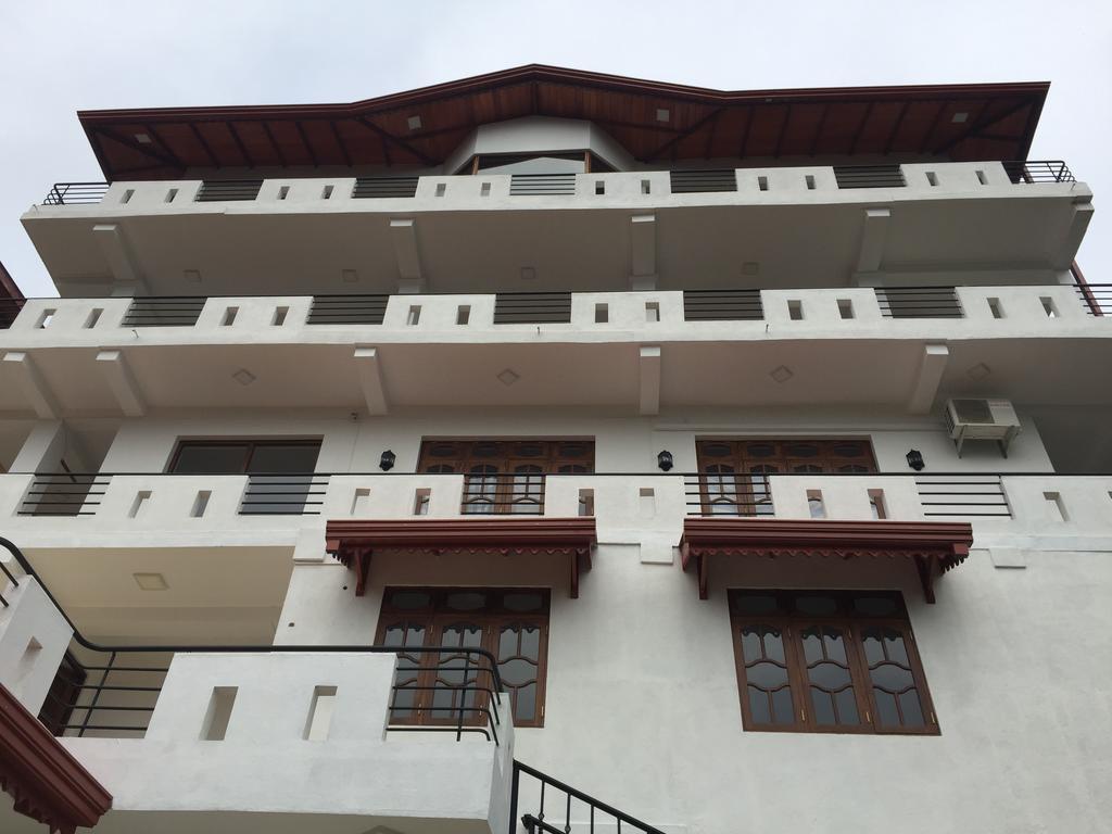 Kandyan Bluestar Villa Luaran gambar